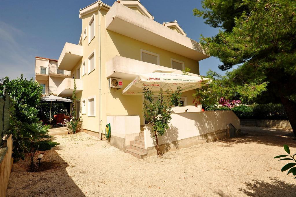 Apartments Blazenka Trogir Exterior photo